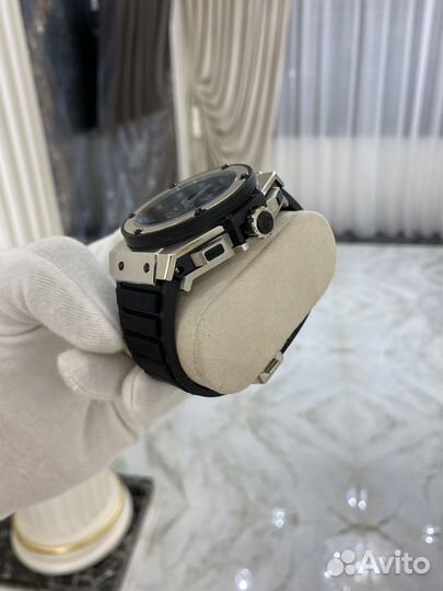 Часы hublot