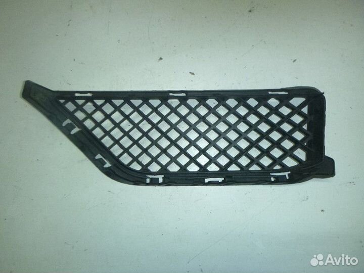 Решетка в бампер правая не под птф BMW X1 E84 2009