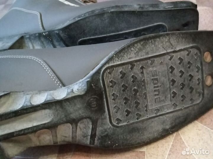 Лыжные ботинки