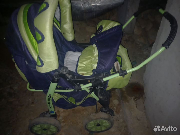 Коляска детская и краватка с матрасом