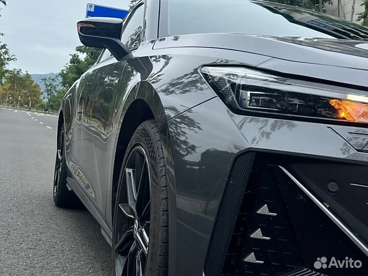 Changan UNI-V 1.5 AMT, 2022, 10 000 км