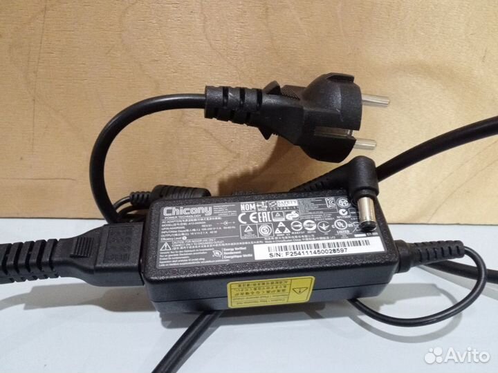 Адаптер Chicony A13-040N3A 19V 2.1A 40W