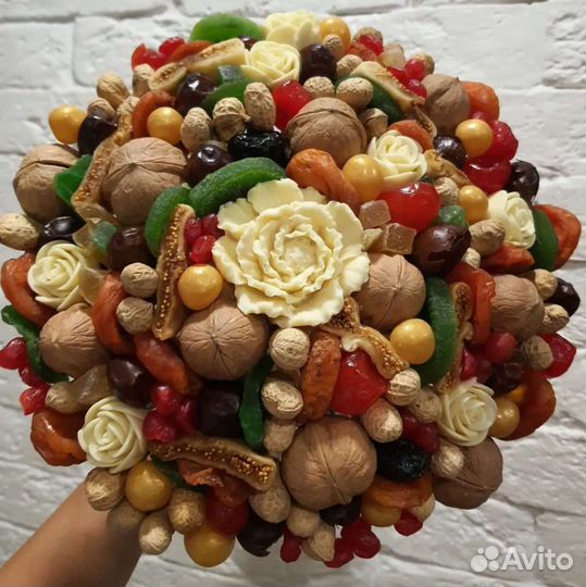 Букет из сухофруктов и орехов
