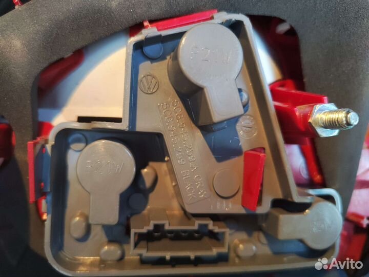 Фонарь задний левый внутренний Volkswagen Jetta 6