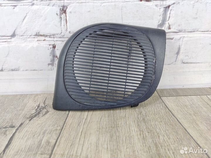 Сетка динамика передняя левая Carina E