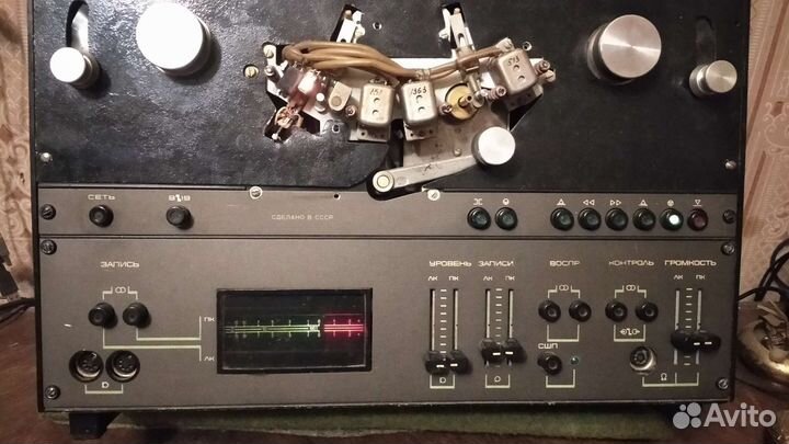 Катушечный магнитофон 