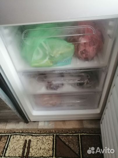 Продам холодильник