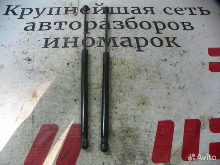 Амортизатор двери багажника Audi A1