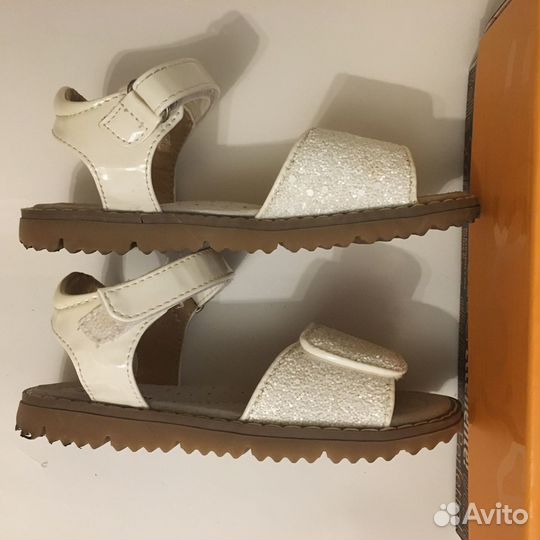 Босоножки на девочку р.27 б/у