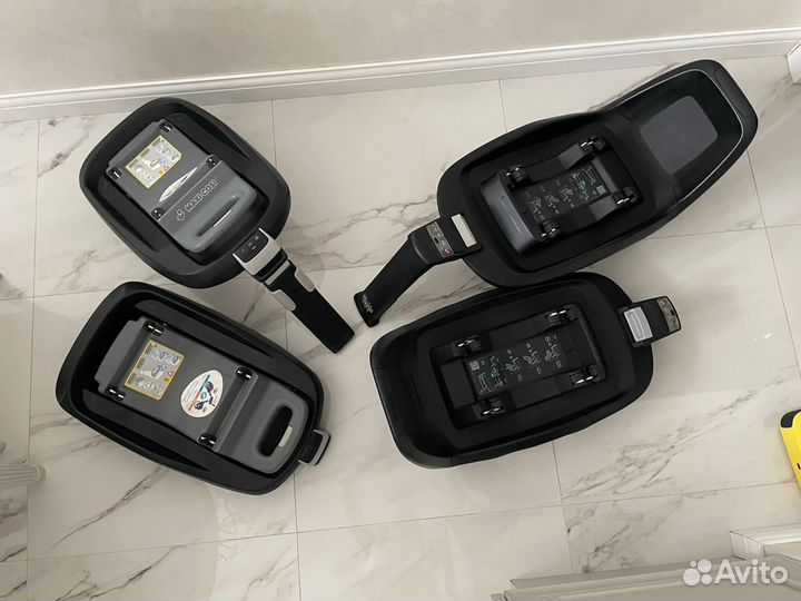 4 базы Maxi Cosi Family Fix и 2WayFix в отл сост