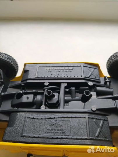 Модель автомобиля Hummer H1 1/27 Maisto