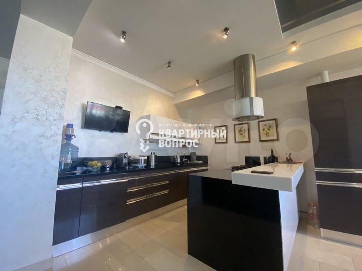 4-к. квартира, 238,3 м², 10/10 эт.