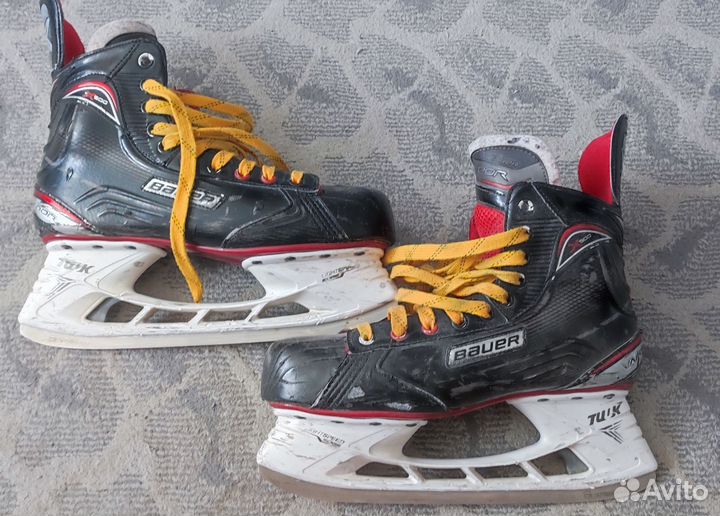 Коньки хоккейные