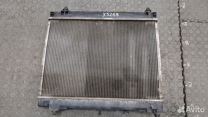 Радиатор охлаждения двигателя Toyota Yaris