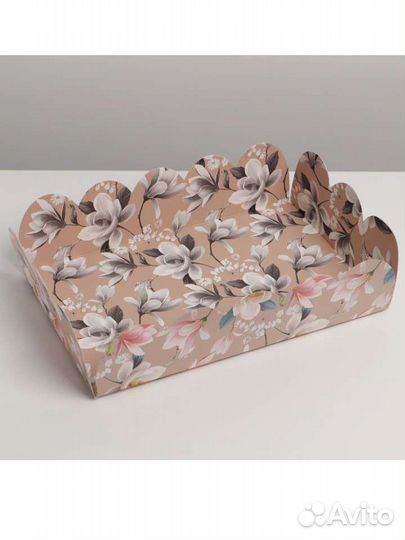 Коробка с прозрачной крышкой