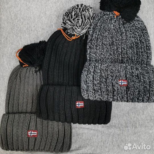 Шапка вязаная Napapijri новая.Черная
