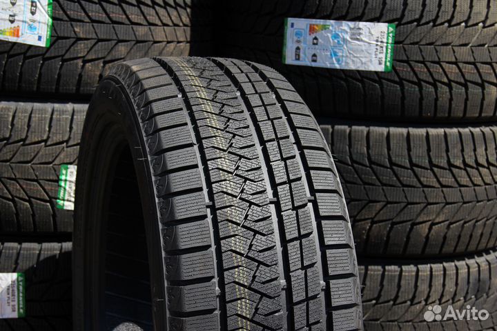 Triangle PL02 245/45 R18