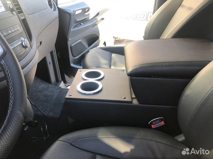 Бар подлокотник в Мерседес Виано, 639,447