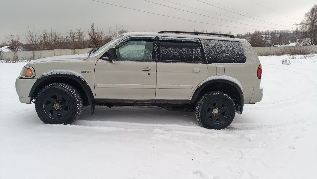Mitsubishi Montero Sport: фото владельца