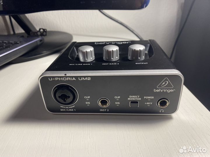 Звуковая карта Behringer u-phoria UM2