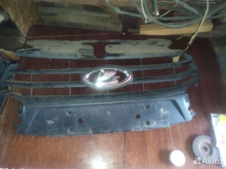 Решётка радиатора веста