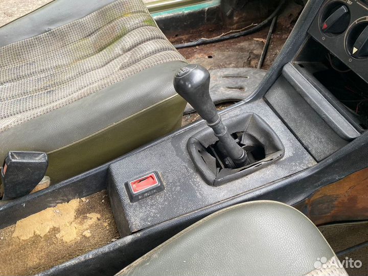 Центральная консоль Mercedes W123