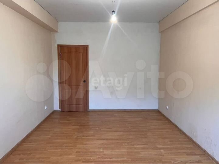 2-к. квартира, 70 м², 2/6 эт.