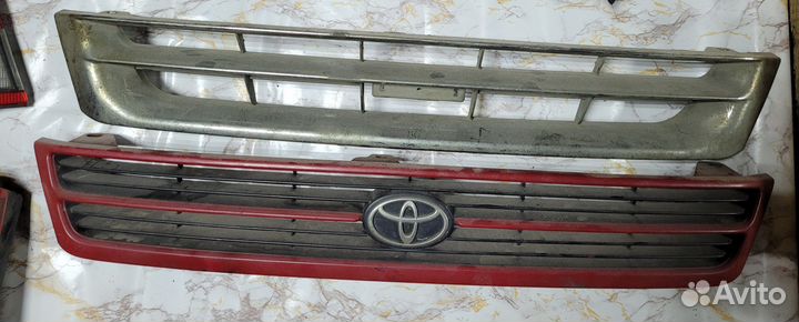 Решётка радиатора Toyota