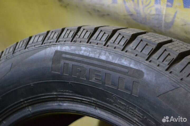 Pirelli Ice Zero FR 215/60 R17