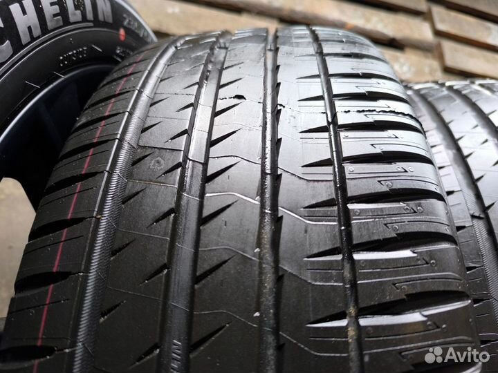 Michelin Pilot Sport 4 SUV 235/50 R21