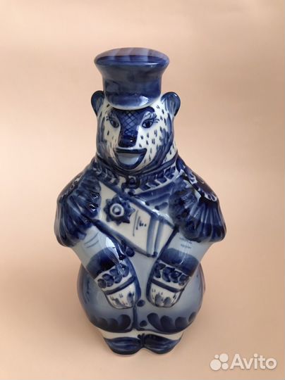 Штоф фарфоровый Генерал Топтыгин Гжель