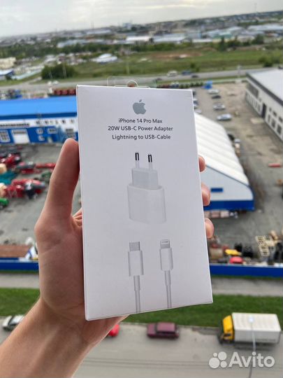 Быстрая зарядка на iPhone блок 20w + кабель