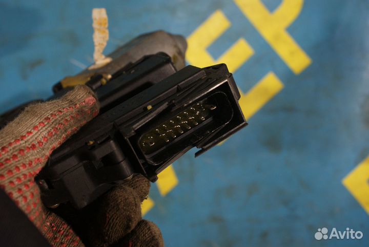 Левый стеклоподъемник Volkswagen Sharan