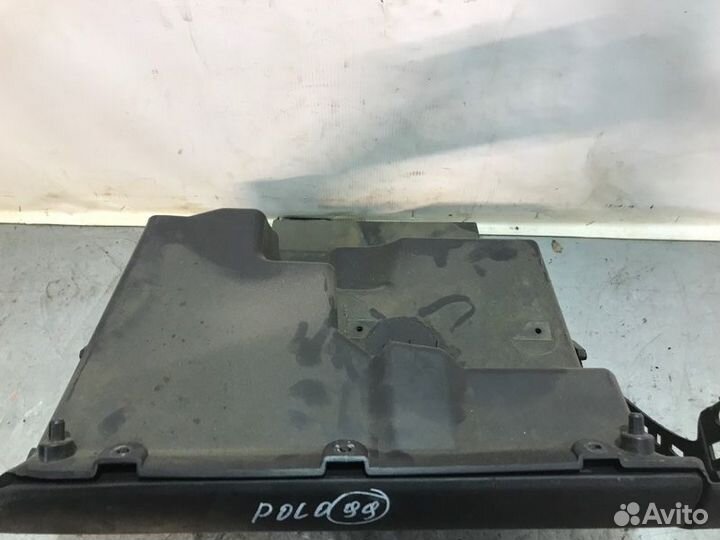 Бардачок Volkswagen Polo 1 седан CFN 2011