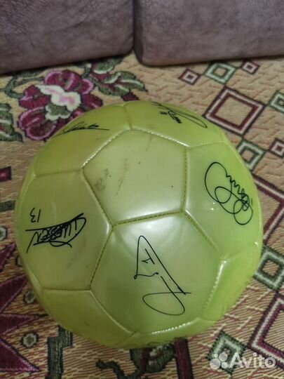 Футбольный мяч