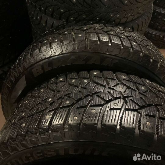 Bridgestone Blizzak Spike-02 SUV 215/65 R16 98T