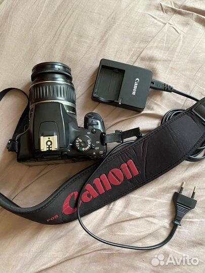 Зеркальный фотоаппарат canon 1000D