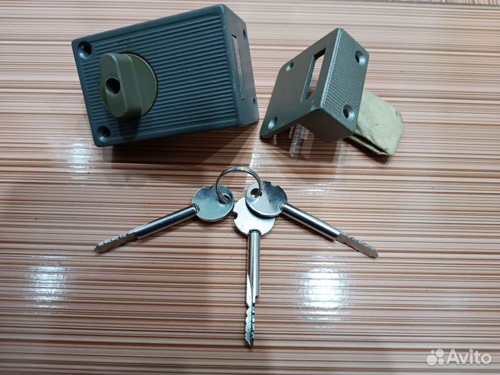 Замок врезной