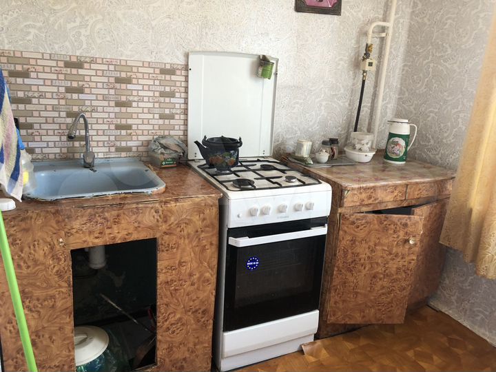 2-к. квартира, 46 м², 3/3 эт.