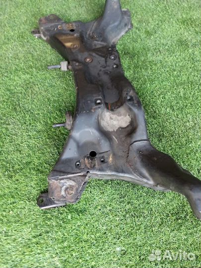 Подрамник передний Mitsubishi Outlander 1