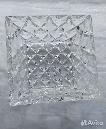 Большое хрустальное блюдо или салатница