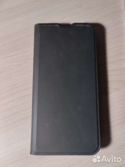 Чехлы на телефон