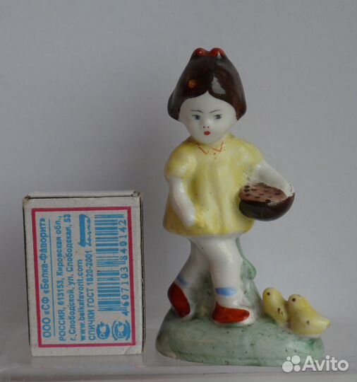 Фарфоровая фигурка 