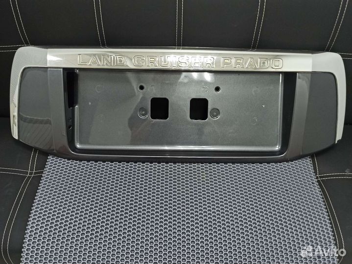 Накладка на 5-ю дверь Toyota LandCruiser Prado 150