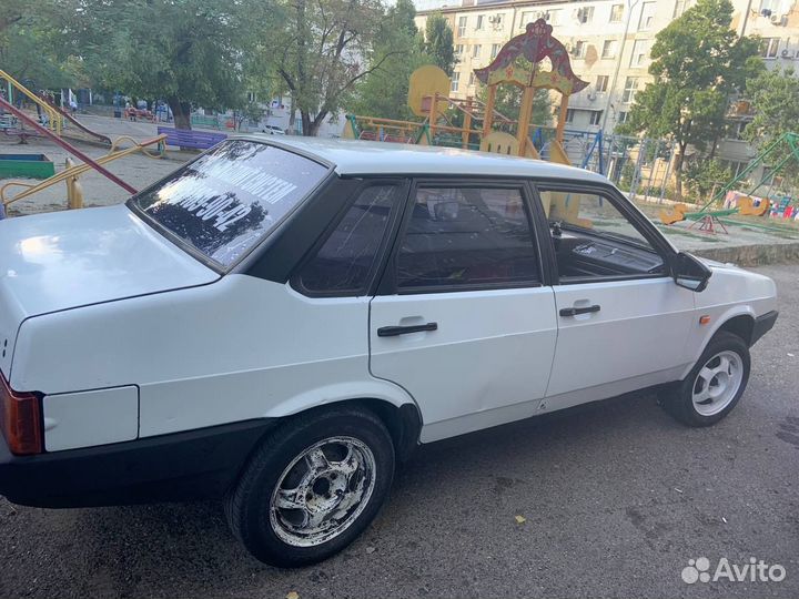 ВАЗ 21099, 2000