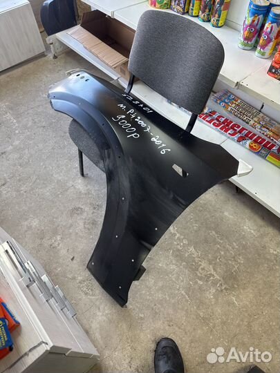 Переднее левое крыло Mitsubishi Pajero 4 2006-2016