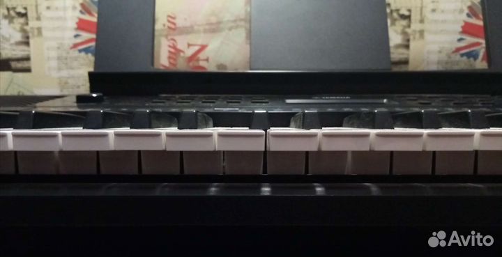 Синтезатор Yamaha PSR-E273