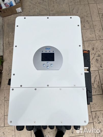 Гибридный инвертор Deye SUN-12K-SG04LP3