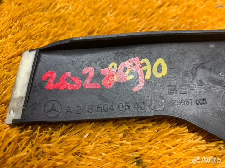 Кронштейн радиатора левый Mercedes-Benz Gla-Class