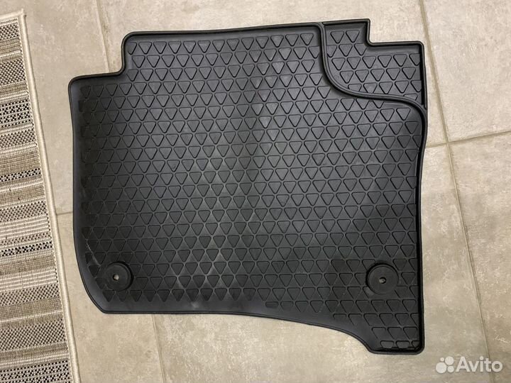 Оригинальные коврики на Touareg